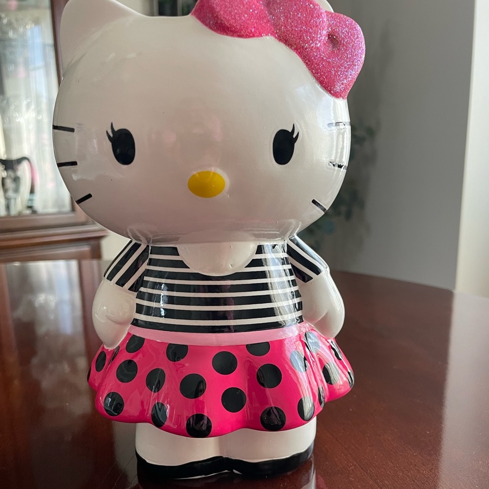 Hello Kitty Bank